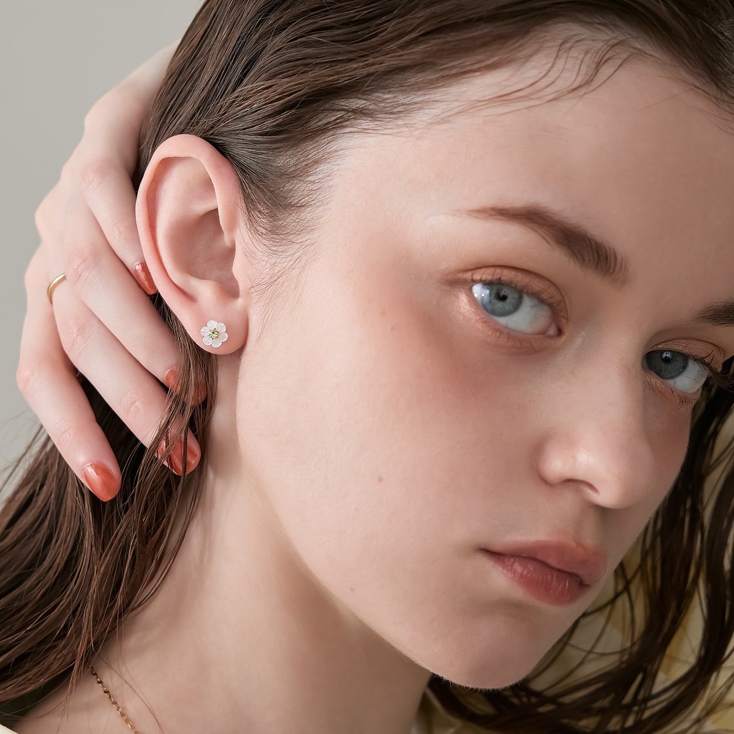 ゴールドシェルピアス