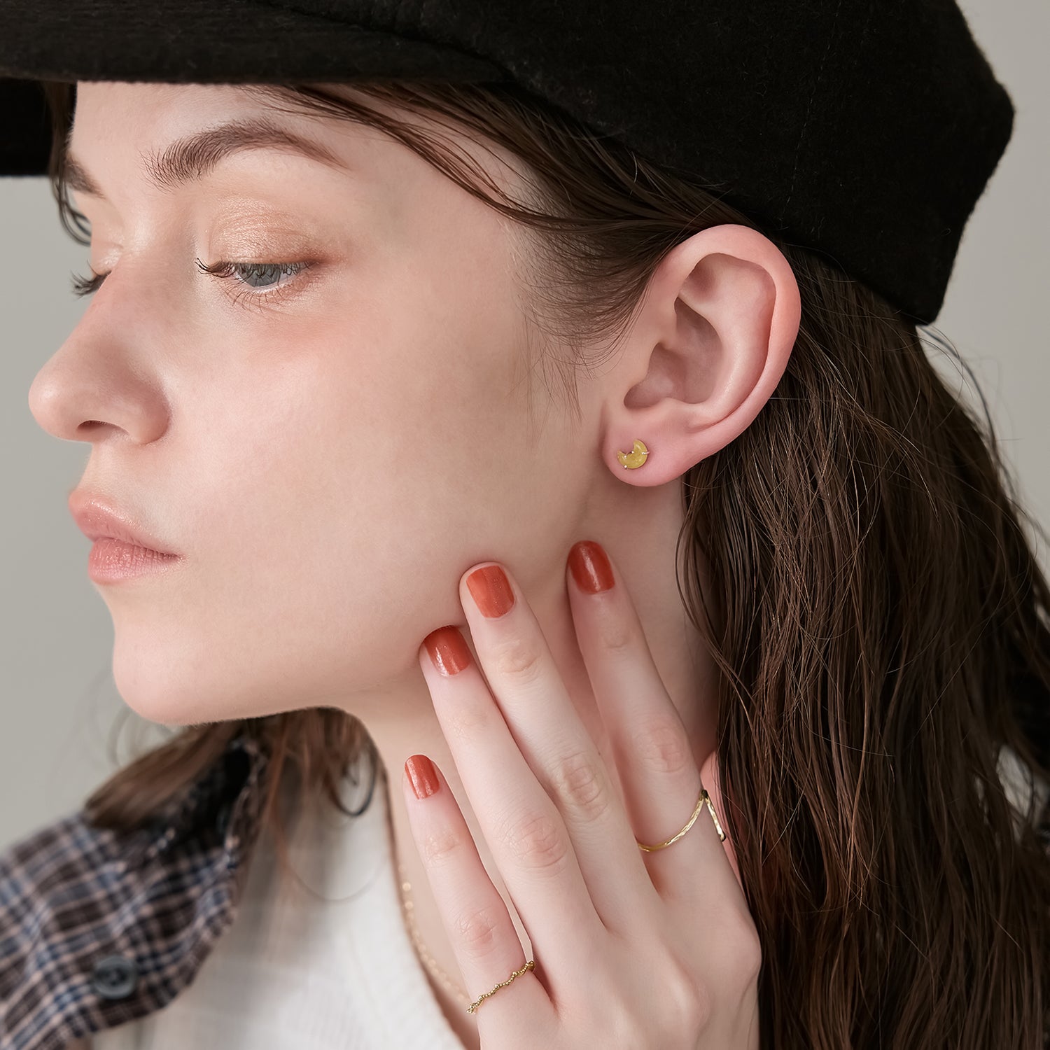 シルバーサファイアムーンピアス（片耳用）