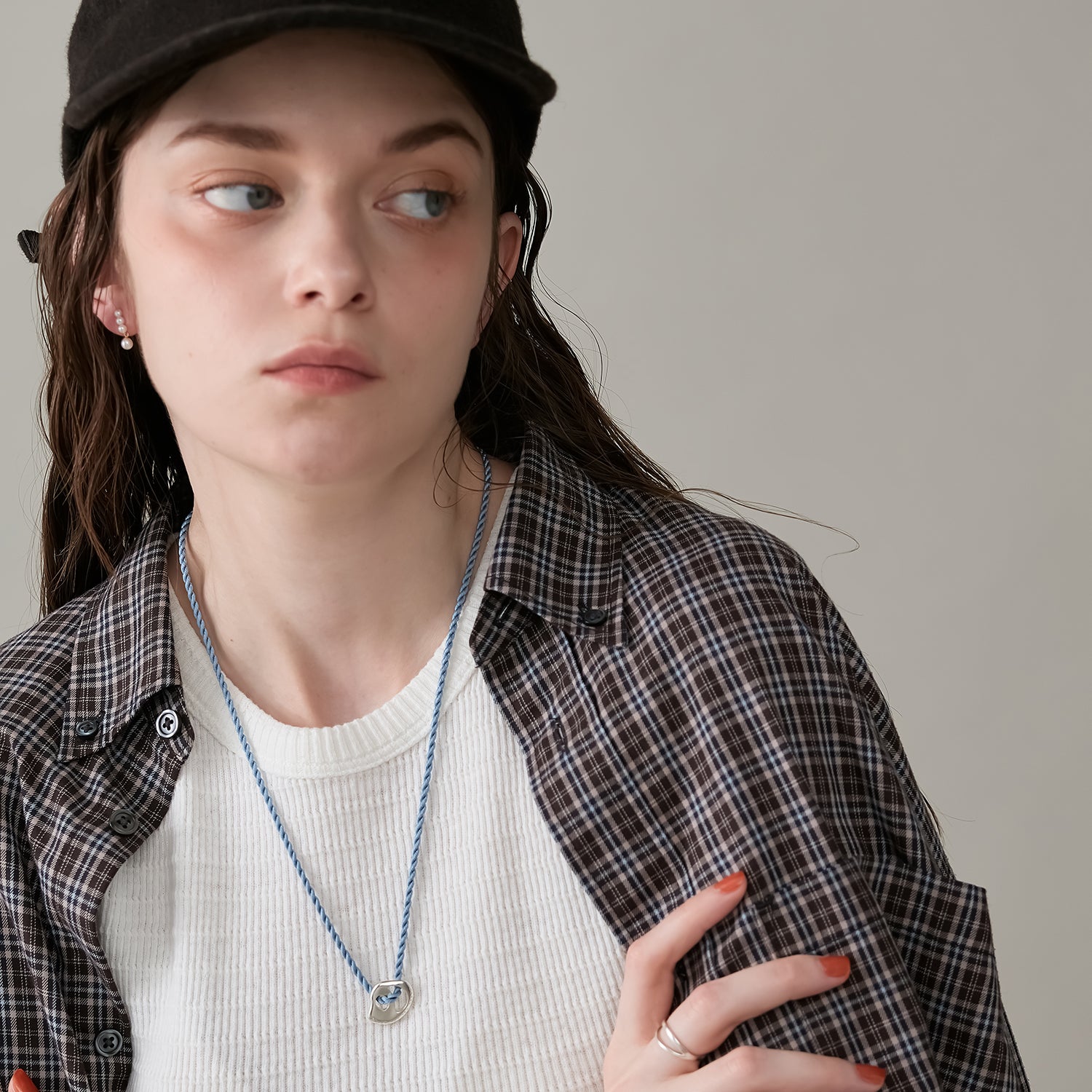 シルバームーンネックレス（ブルー）